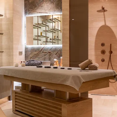 Orient Occident Istanbul, Autograph Collection