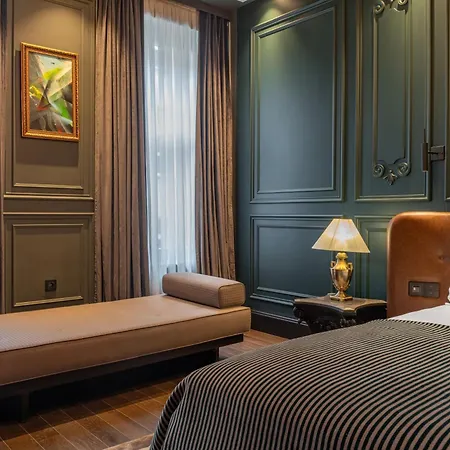 Orient Occident Istanbul, Autograph Collection